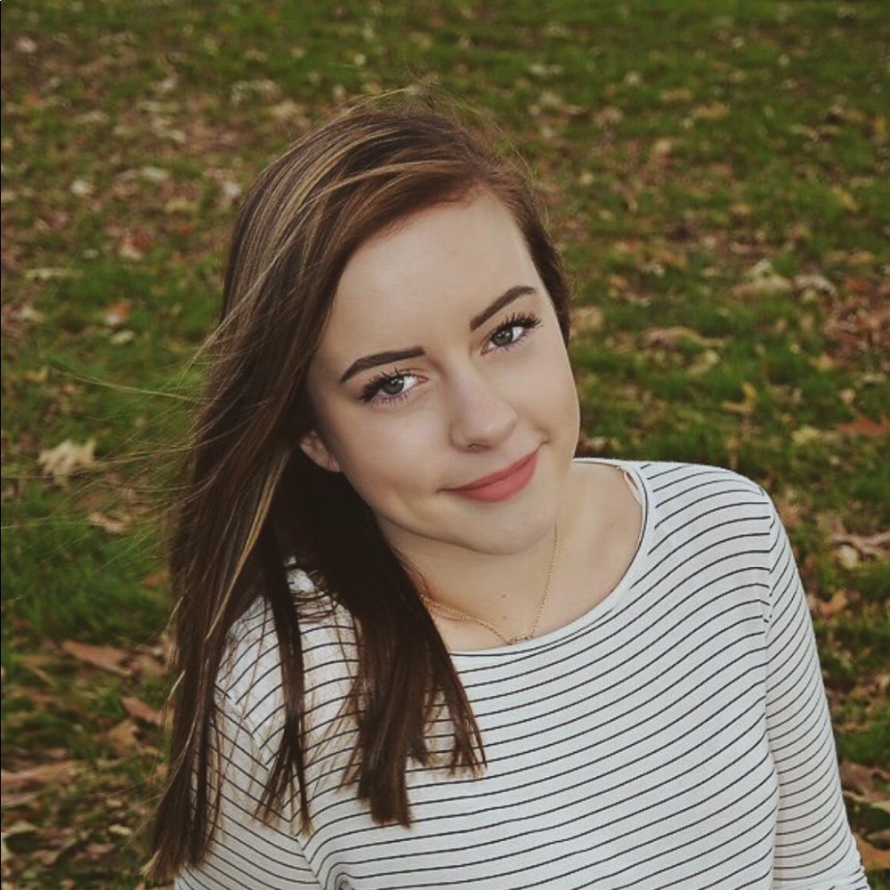 Meet your Posher, Brooke